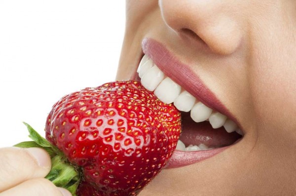  Teeth Whitening at Home Effective
