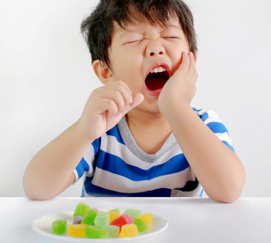 Milk tooth decay is more likely to occur when eating confectionery without good oral hygiene